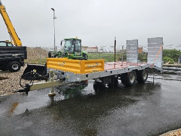 Prikolica Hummel 12 ton za gradbene stroje- NOVO Prikolica Hummel 12 ton za gradbene stroje- NOVO
